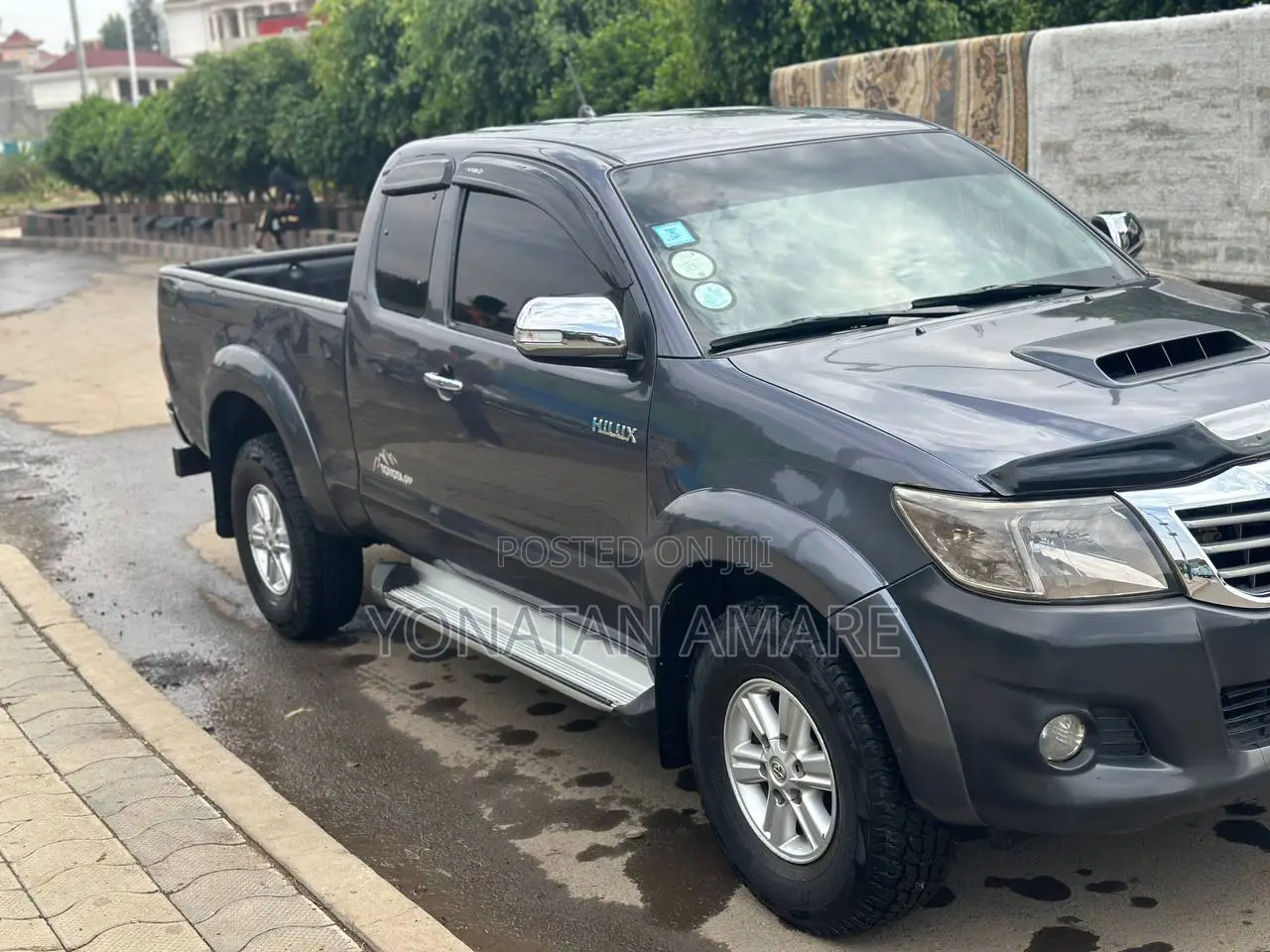 Toyota Hilux 2013 Gray