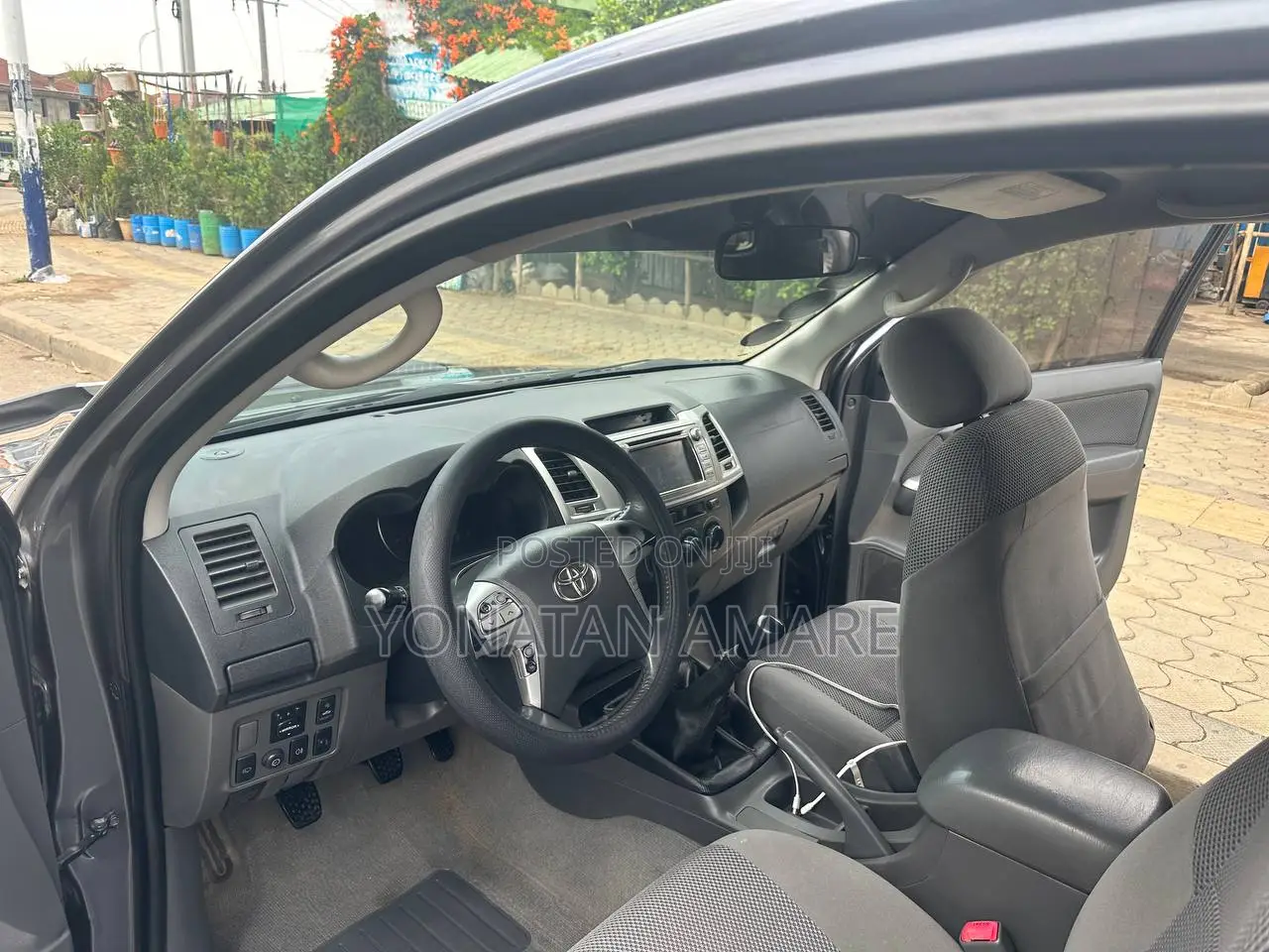 Toyota Hilux 2013 Gray