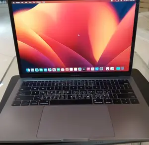 Photo - New Laptop Apple MacBook Pro 2017 16GB Intel Core i5 SSD 512GB