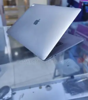 New Laptop Apple MacBook Pro 2018 32GB Intel Core I7 SSD 512GB