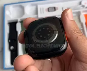 7 መቀያየሪያ ያለው KEQIWEAR Germany ስማርት ሰአት (KW8 Ultra-2)