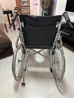 ሻወር መዉሰጃ:አልጋ ያለዉ:ባለፖፖ/Wheelchair嗎wheelchair岔with Head Rest