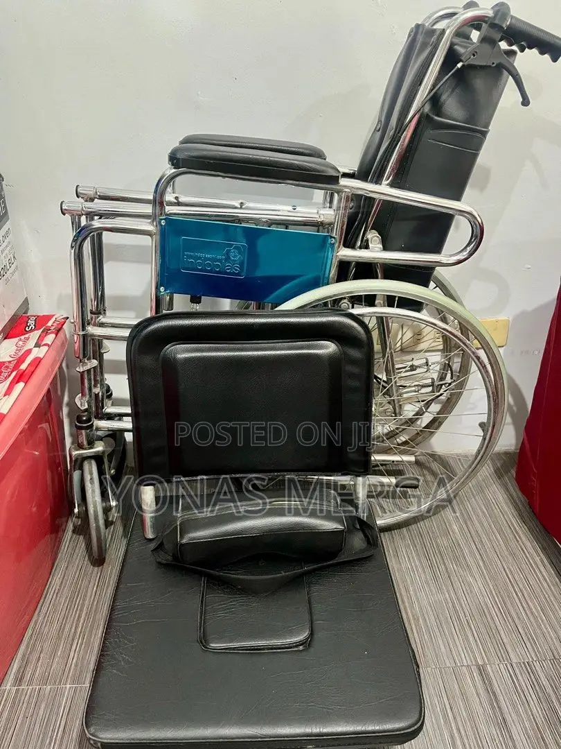 Wheel Chair Folding and Reclining炒commode Wheelchair/ዊልቼር