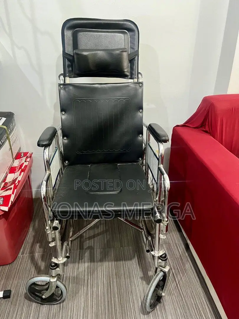 Wheelchair With Comode并toilet Wheelchair召popo,Bed,Sleep ዊልቼር