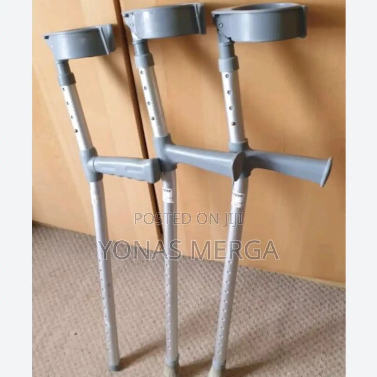 Crutches(Double/Adult/Adjustable)Kranch臣crunch见cranch女crutch