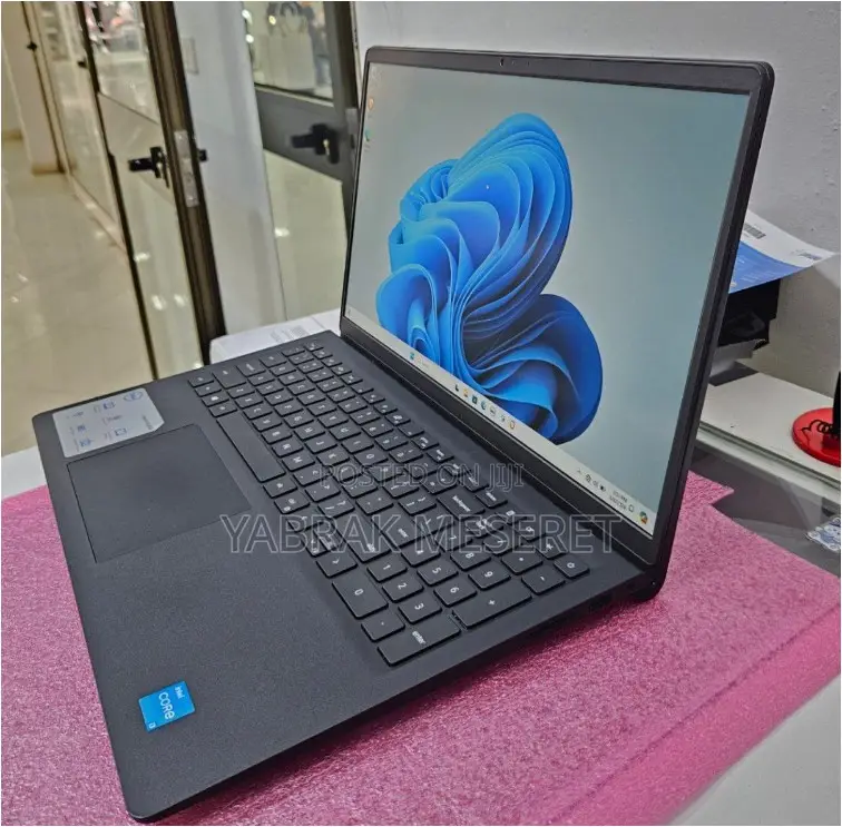 New Laptop Dell Inspiron 15 8GB Intel Core I3 SSD 256GB