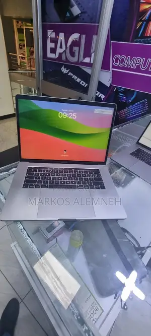 New Laptop Apple MacBook Air 2020 M1 12GB Intel Core i7 SSD 1.5T