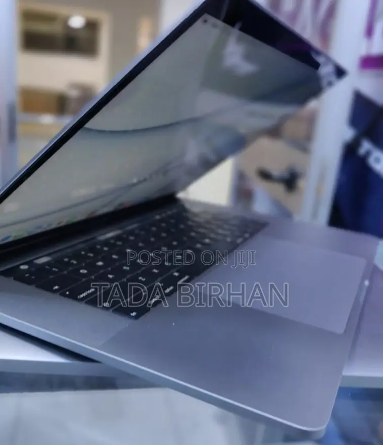 New Laptop Apple MacBook Pro 2017 16GB Intel Core I7 SSD 1T