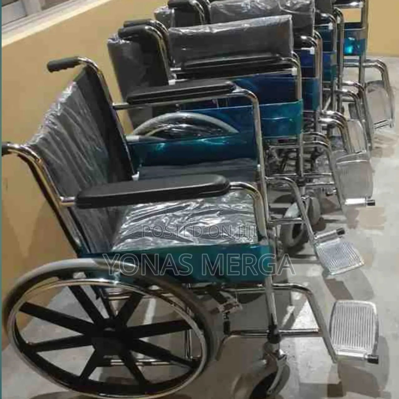 Wheelchair Armrest Footrest Elderly People/Patient(Big Wheel