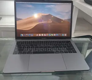 Photo - New Laptop Apple MacBook Pro 2017 16GB Intel Core I5 SSD 256GB