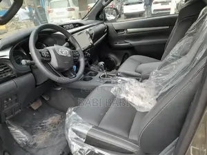 New Toyota Hilux 2024 Gray