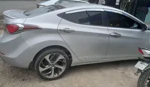 Hyundai Elantra 2015 Silver