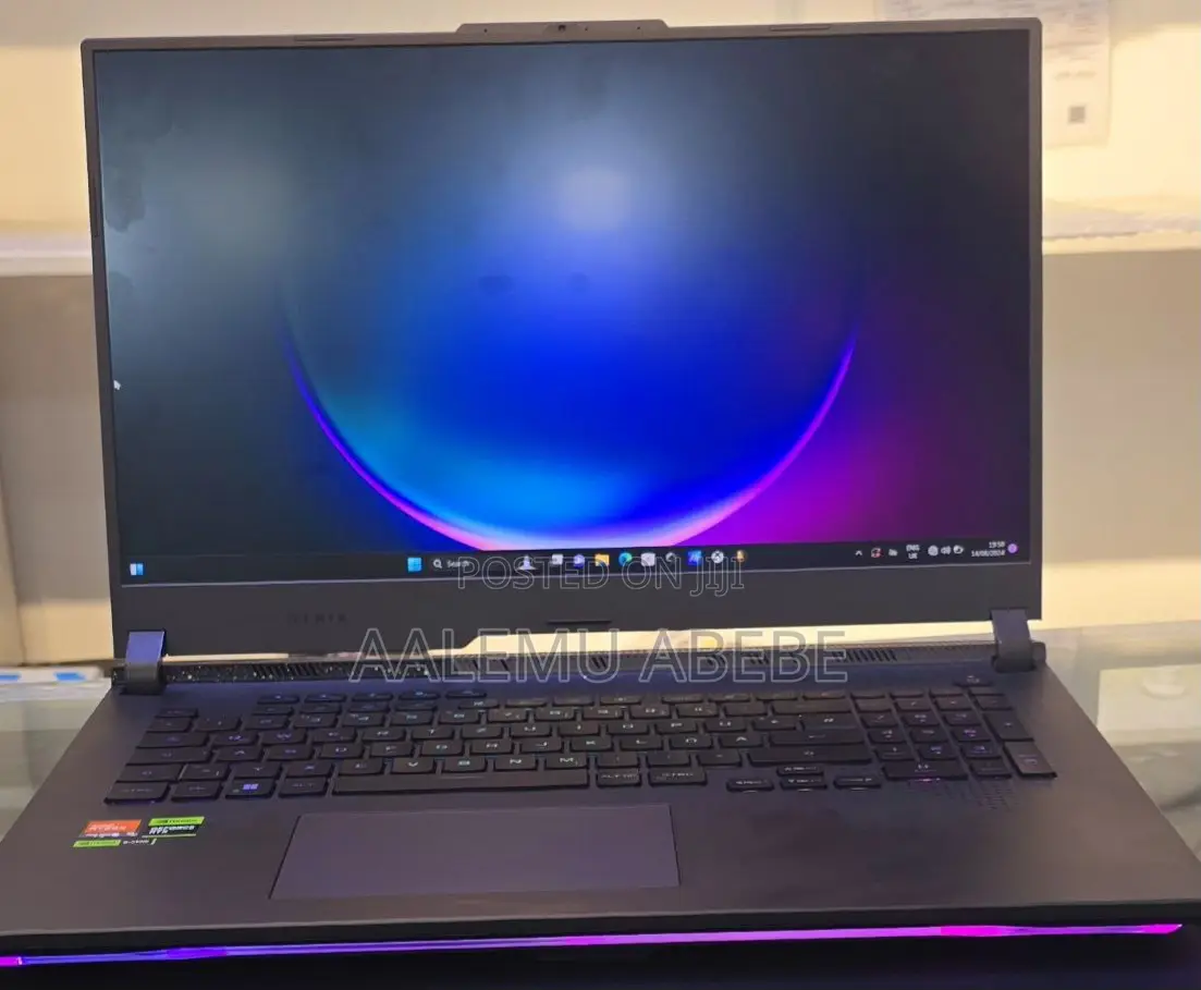 New Laptop Asus ROG Strix G17 32GB AMD Ryzen 9 SSD 1T