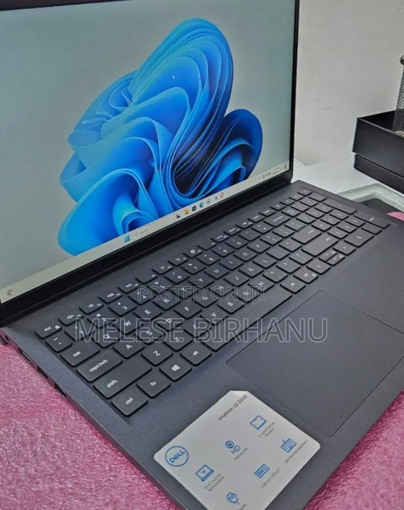 New Laptop Dell Inspiron 15 8GB Intel Core I3 SSD 256GB