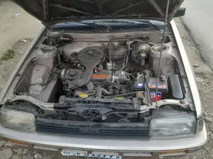 Toyota Corolla 1.3 1986 Gold