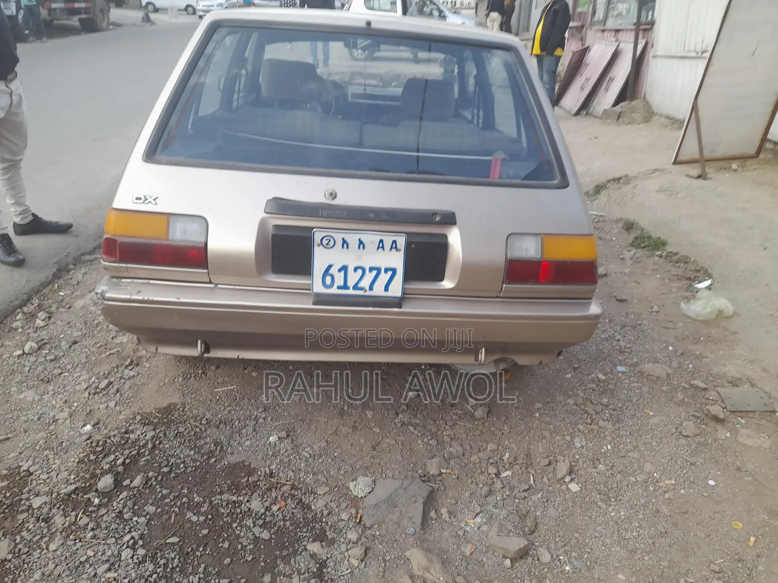 Toyota Corolla 1.3 1986 Gold