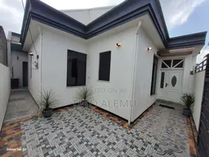 3bdrm Villa in የሚሸጥ ቪላ ቤት ሰሚት, Bole for sale