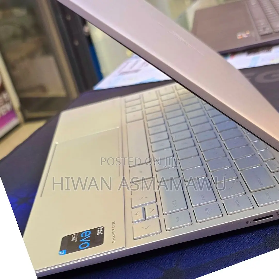 New Laptop HP Envy 4 8GB Intel Core I7 SSD 512GB