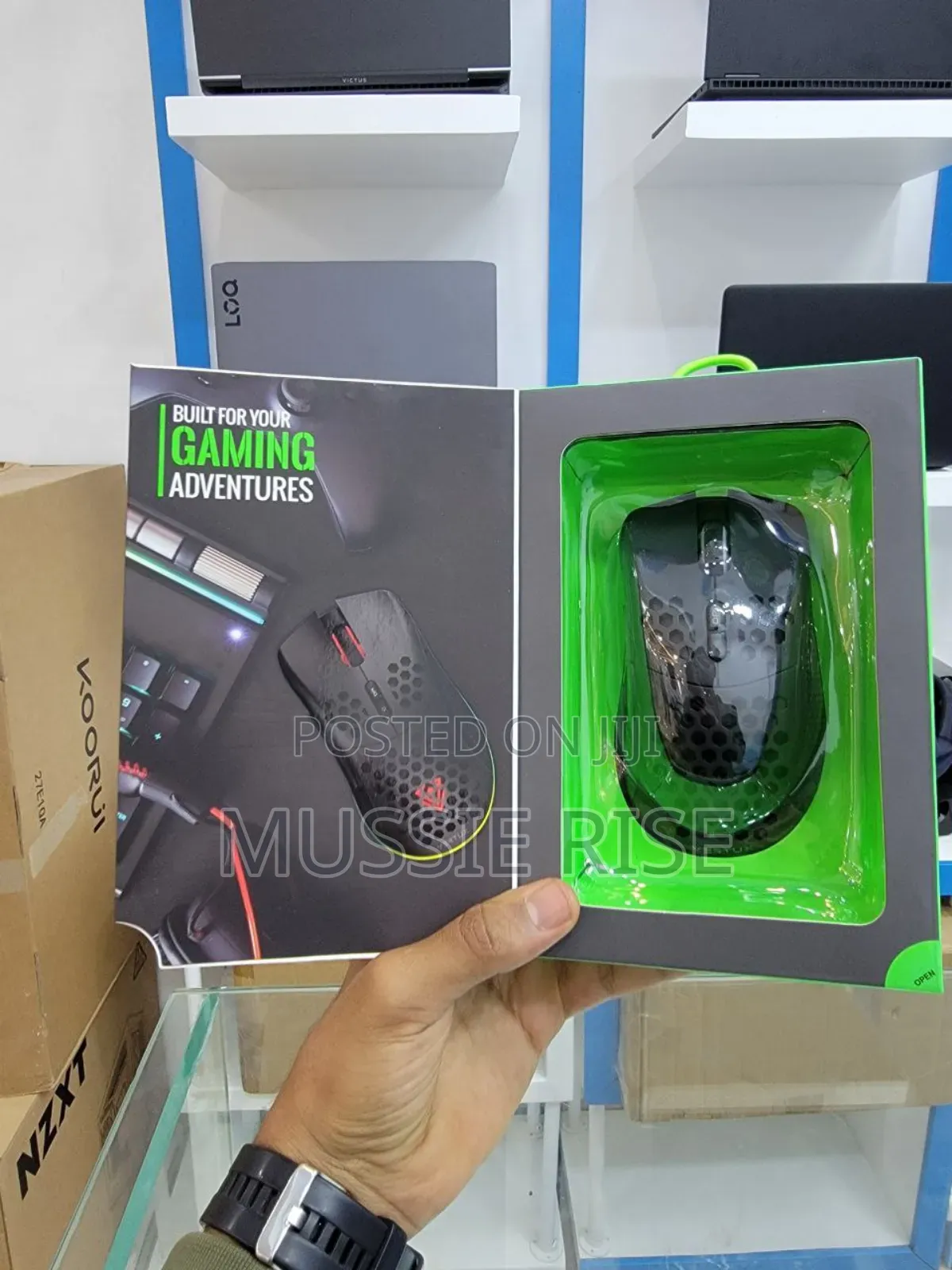Vertux Ammolite Gamecharged Dual Mode Gaming Mouse