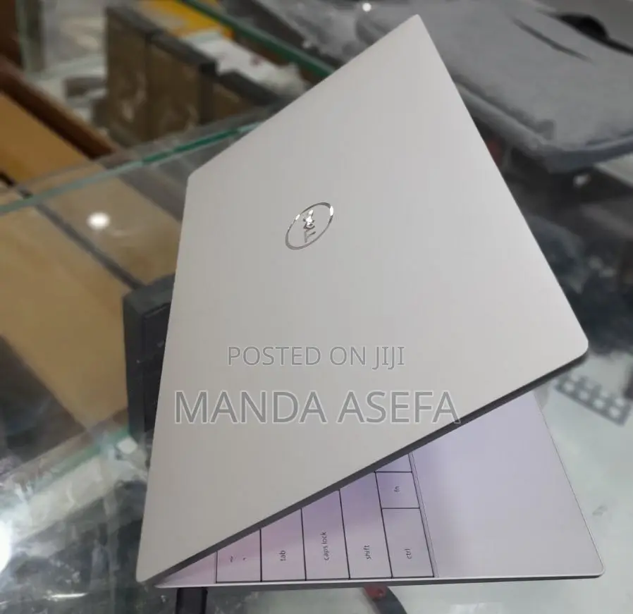 New Laptop Dell XPS 13 32GB Intel Core I7 SSD 1T