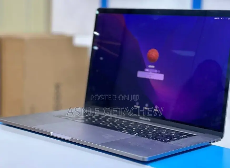 New Laptop Apple MacBook Pro 16GB Intel Core I7 SSD 1T
