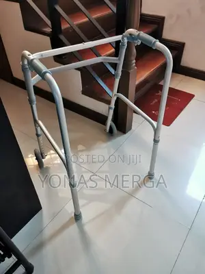 Photo - Walker烴walker尻walker土ወከር吼brand New兼foldable Walking Frame