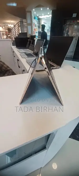 New Laptop HP Spectre 16GB Intel Core I5 SSD 512GB