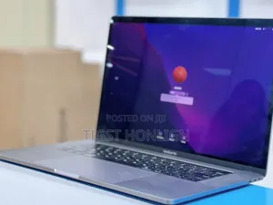 Photo - New Laptop Apple MacBook Pro 2017 16GB Intel Core I7 SSD 1T