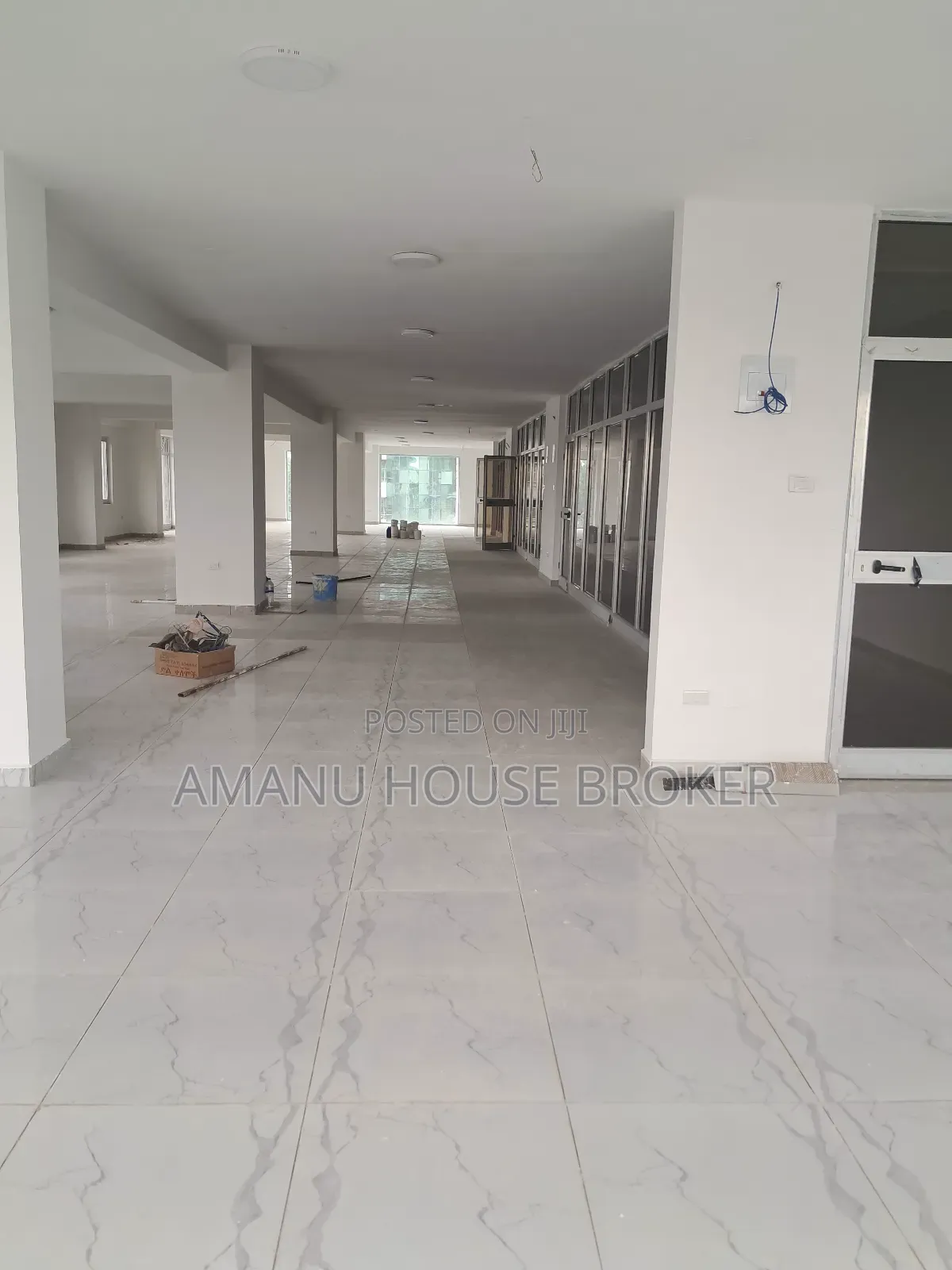 አስቸኳይ የሚከራይ ቢሮ 700ካሜ Ground ላይ