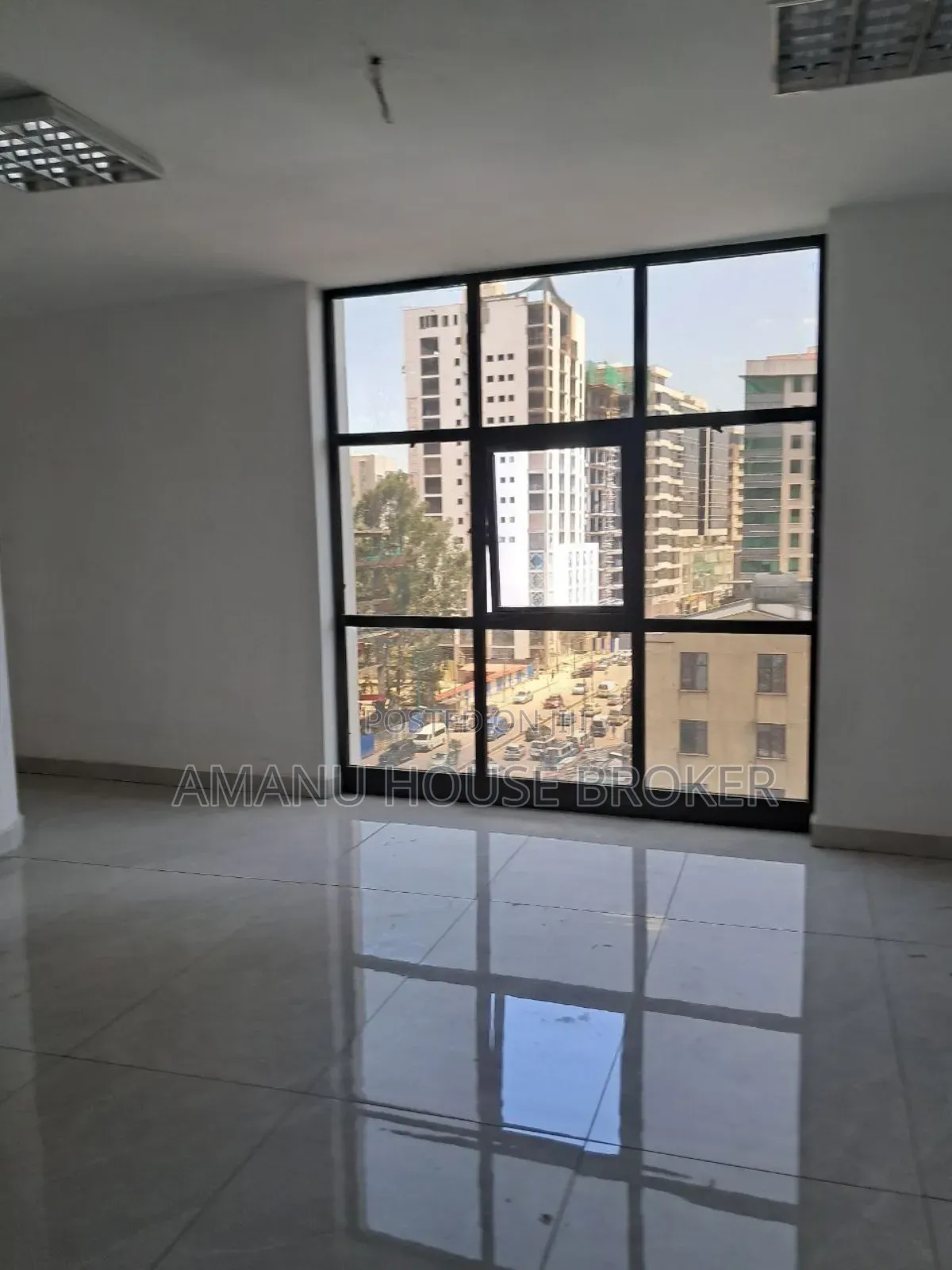 አስቸኳይ የሚከራይ ቢሮ 700ካሜ Ground ላይ