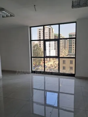 አስቸኳይ የሚከራይ ቢሮ 700ካሜ Ground ላይ