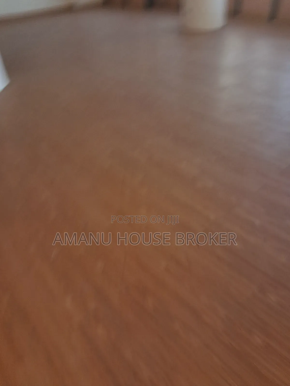 አስቸኳይ የሚከራይ ቢሮ 700ካሜ Ground ላይ