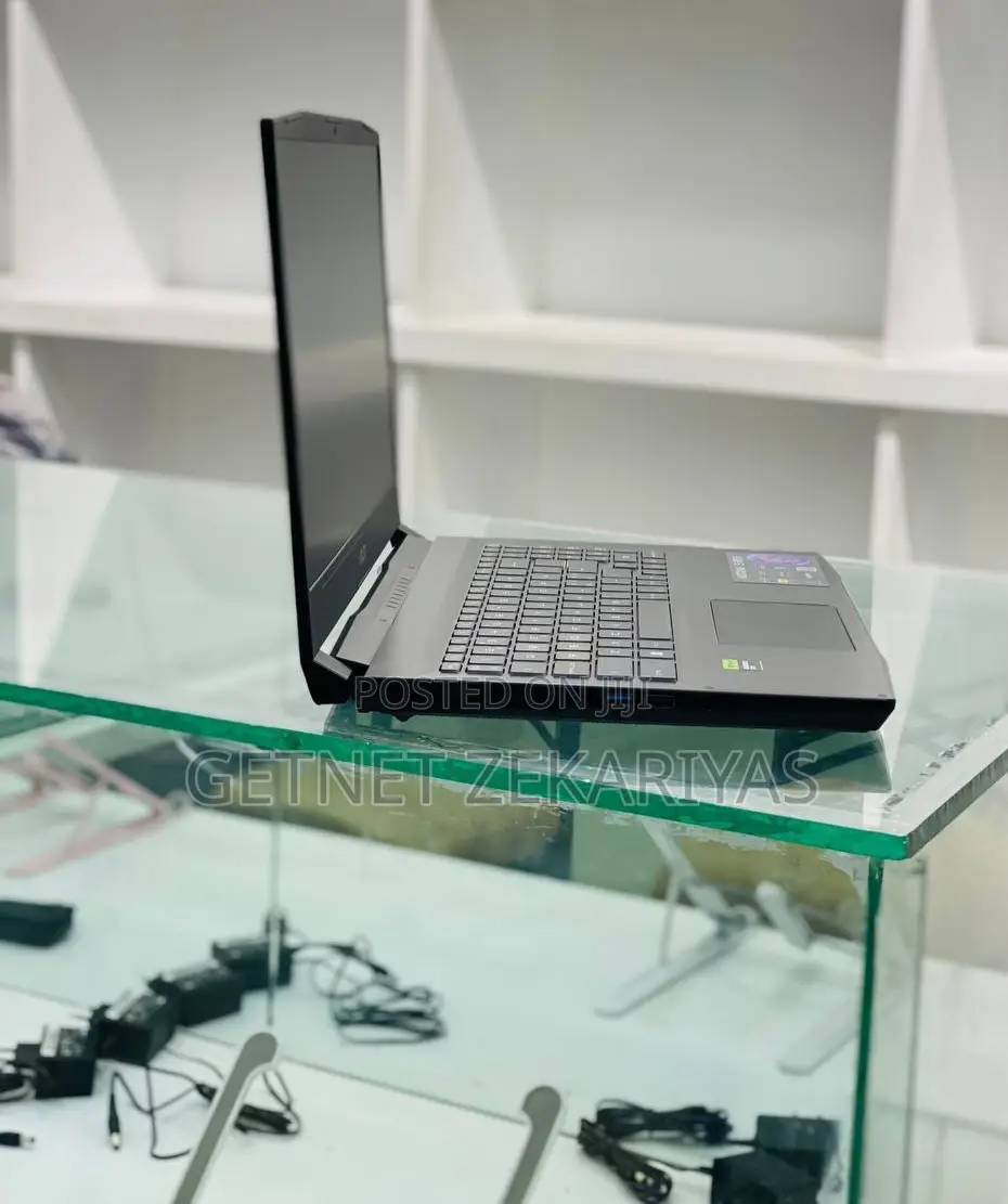 New Laptop MSI GE66 Raider 16GB Intel Core I7 SSD 1T