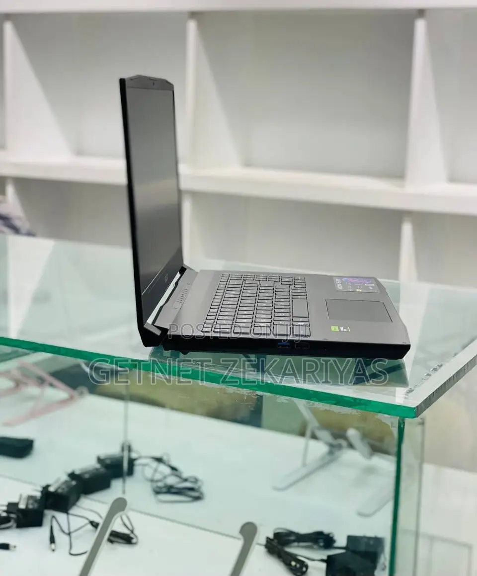 New Laptop MSI GE66 Raider 16GB Intel Core I7 SSD 1T