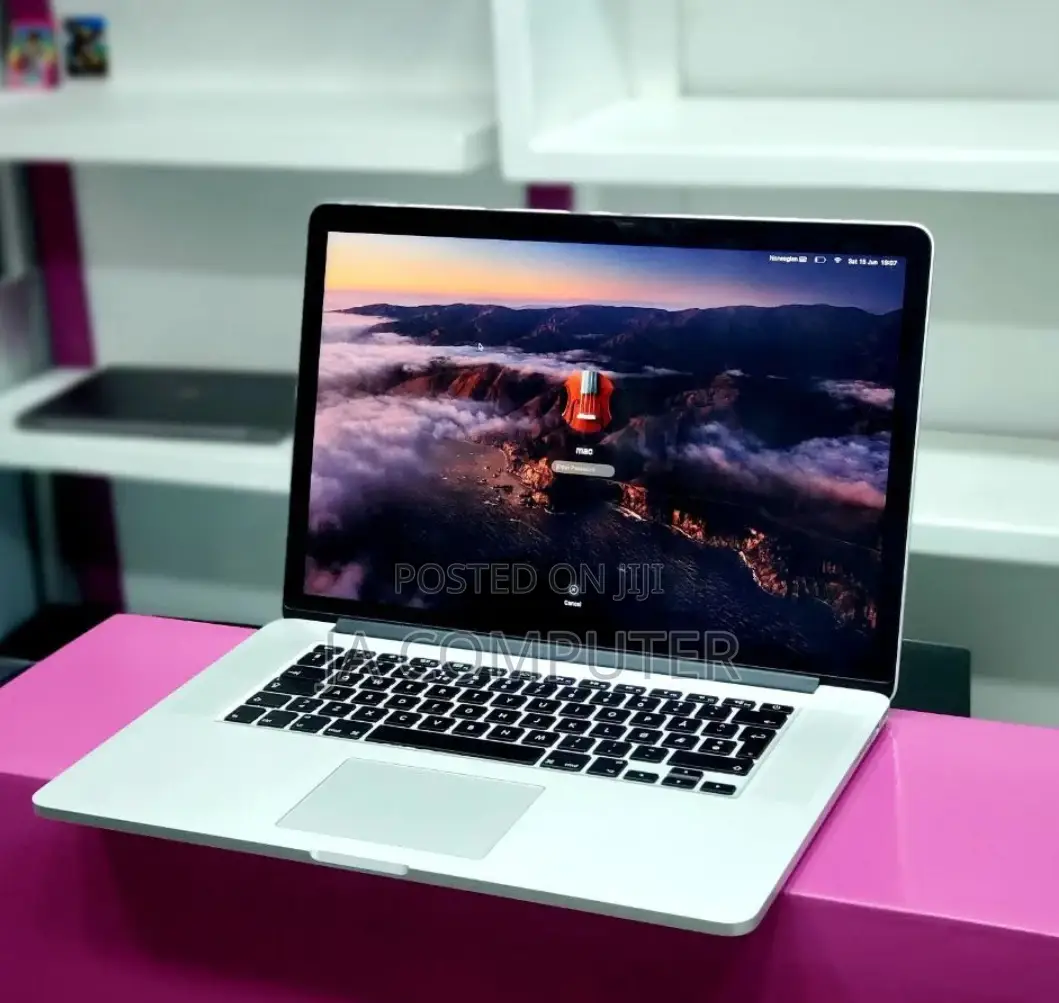 New Laptop Apple MacBook Pro 2015 16GB Intel Core I5 SSD 512GB