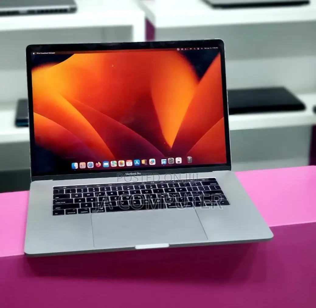 New Laptop Apple MacBook Pro 2018 32GB Intel Core I7 SSD 1T