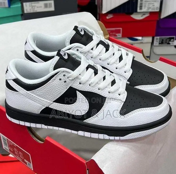 Nike Dunk Low Reverse Panda’ Shoe