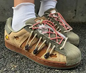 Photo - Adidas Superstar Old-School "Melting Saddness" Shoe