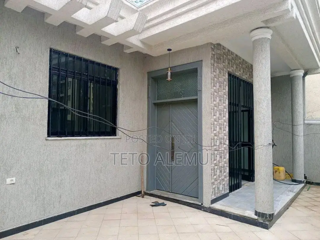 3bdrm Villa in Vila For Sale Sumet, Bole for sale