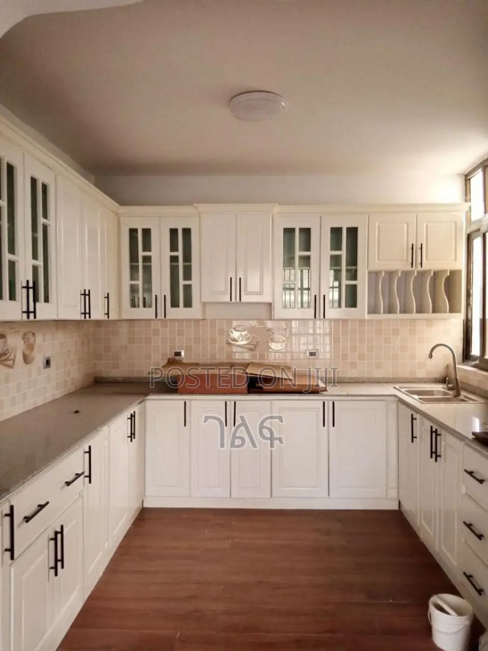 6bdrm House in አያት 49 አፍረፂን ሪልስቴት, Bole for sale