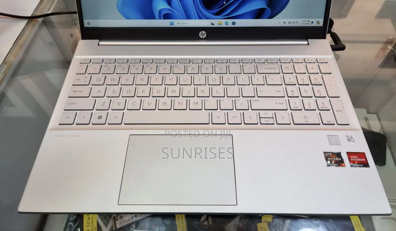 New Laptop HP Pavilion 14 8GB AMD Ryzen 7 SSD 512GB