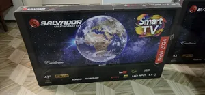 Photo - Salvador 43" Smart Tv