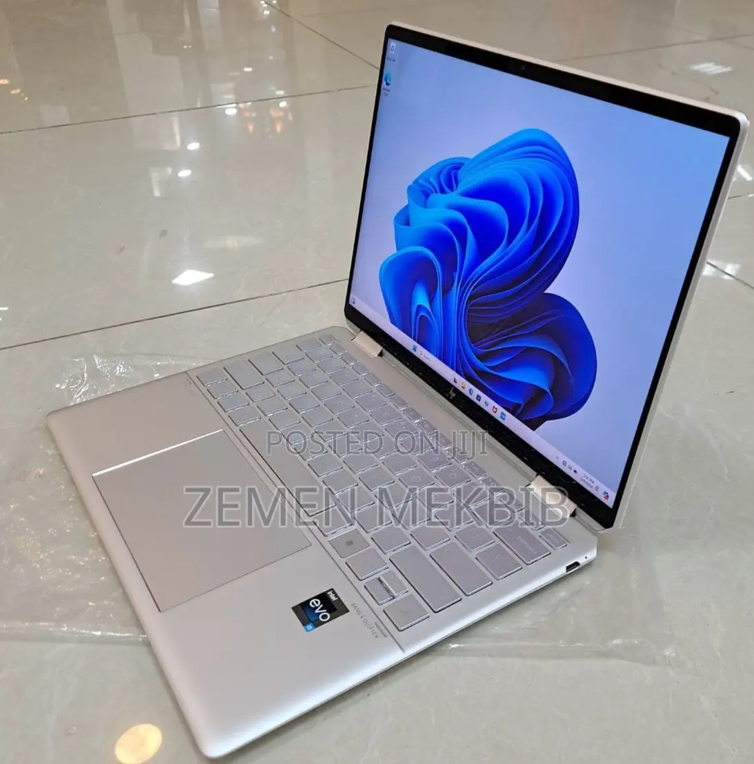 New Laptop HP Envy X360 1GB Intel Xeon SSD 512GB