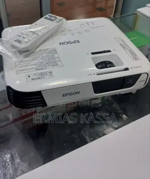 Brand New Epson X-39 Projector
