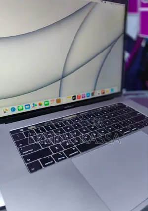 New Laptop Apple MacBook Pro 2017 16GB Intel Core I7 SSD 1T