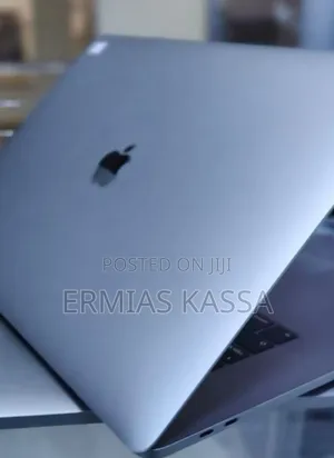 New Laptop Apple MacBook Pro 2017 16GB Intel Core I7 SSD 1T