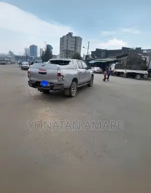 Toyota Hilux 2019 Silver