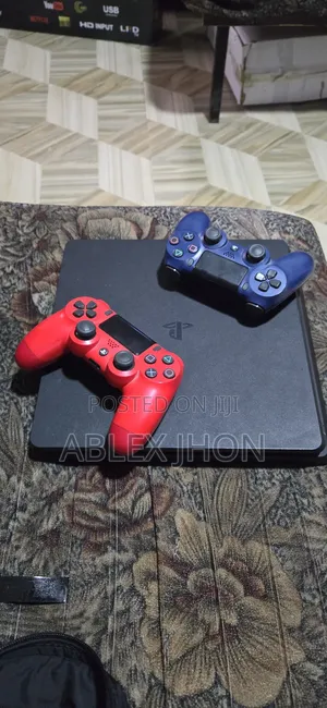 Playstation 4 Slim