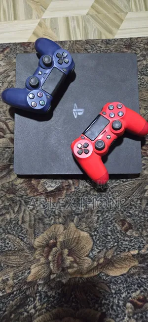 Playstation 4 Slim