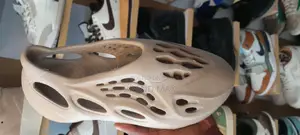 Adidas Yeezy Slides Master Quality